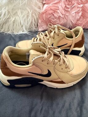 Women’s Nike Air Max